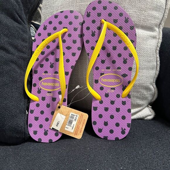 Havaianas Purple Cat Print Flip Flops with Yellow Straps - Picture 1 of 4